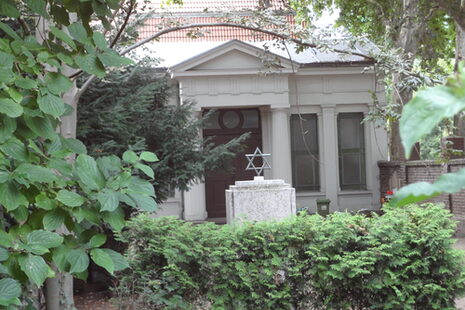 Yahudi mezarlığı Römerstraße